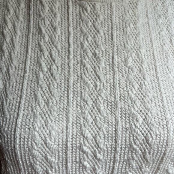 Urban Romantics‎ Sleeveless Textured Fabric Top Size Small Stretch White EUC - Picture 3 of 7